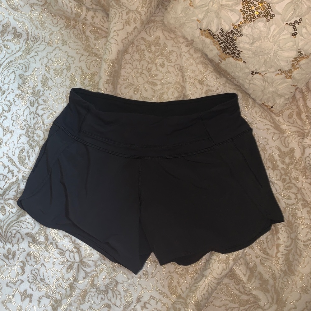 Lululemon Run Times Short 
2-way Stretch 4"